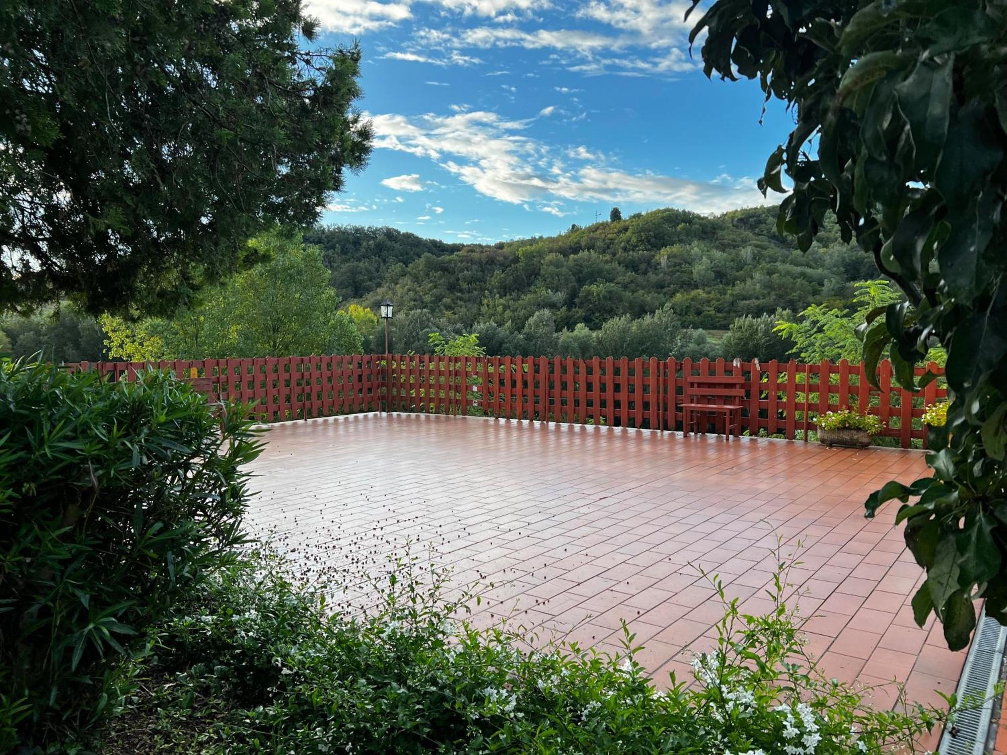 Agriturismo La Cerbana Palaia Buitenkant foto